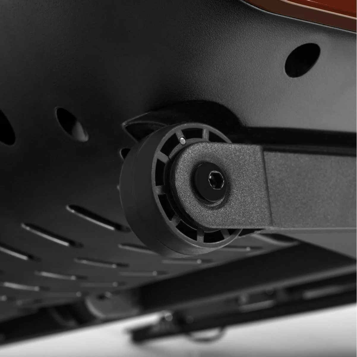  Беговая дорожка Titanium Masters Slimtech S60, белая по низким ценам в Томске и Северске