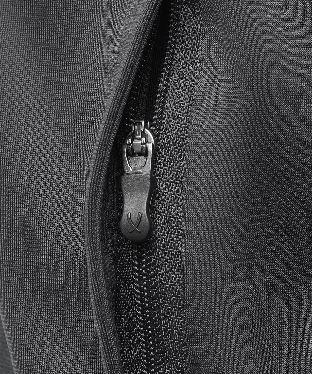 Фото Олимпийка DIVISION PerFormDRY Pre-match Knit Jacket, черный со склада магазина СпортСЕ