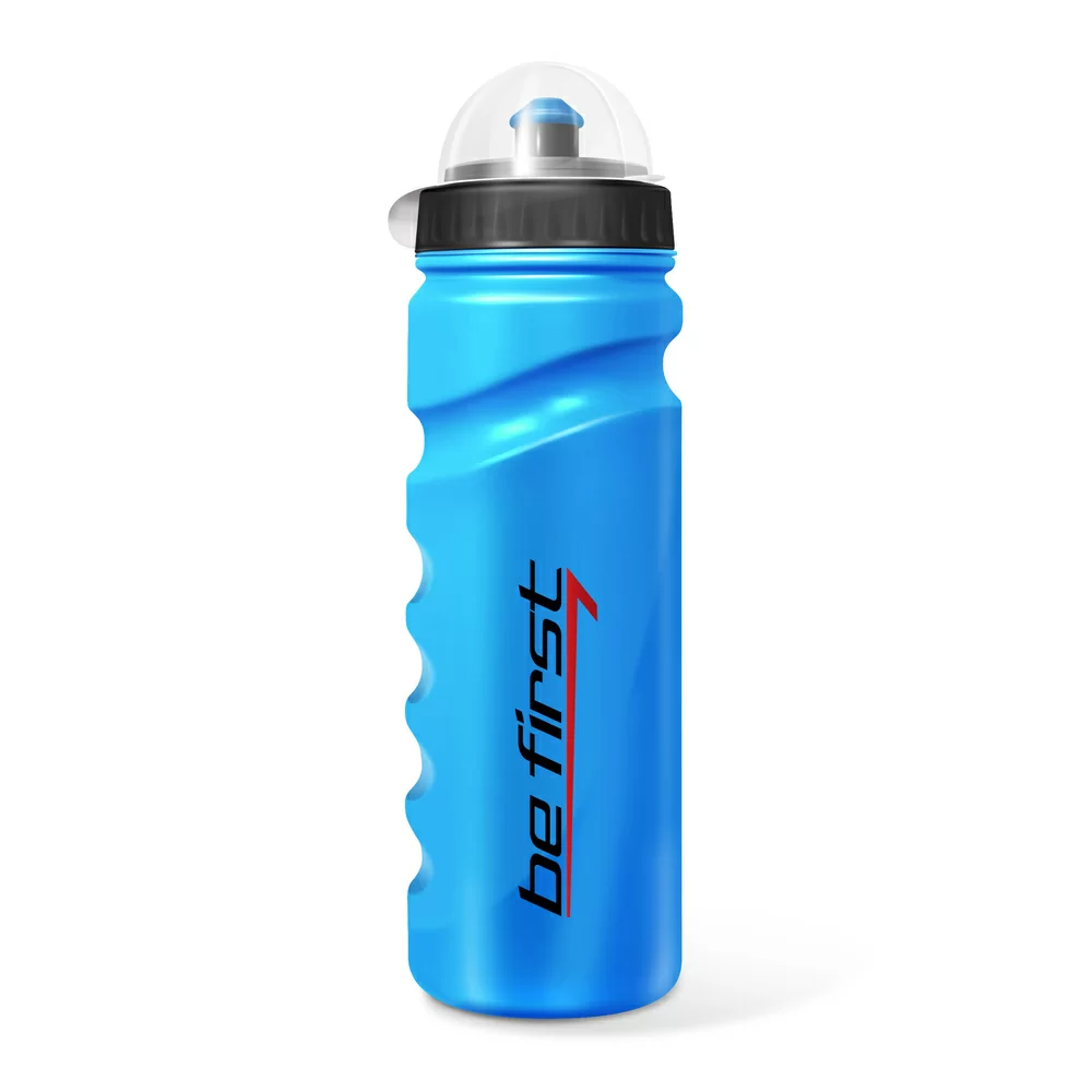 Фото Бутылка для воды Be First 750 мл с крышкой синяя 75-blue со склада магазина СпортСЕ