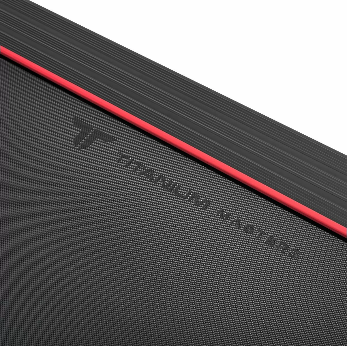 Фото Беговая дорожка Titanium Masters Slimtech C250 со склада магазина СпортСЕ
