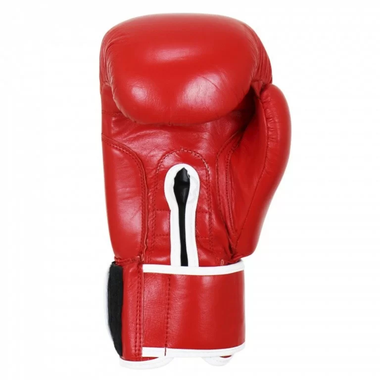 Фото Перчатки боксерские BoyBo Pro красные со склада магазина СпортСЕ