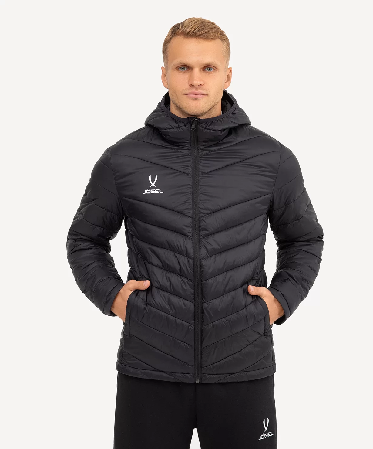 Фото Куртка утепленная ESSENTIAL Light Padded Jacket, черный со склада магазина СпортСЕ